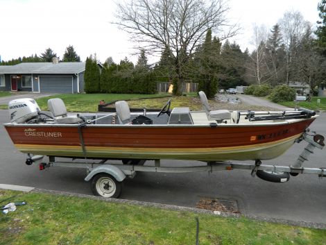 2009 16 foot Crestliner Fishawk Fishing boat for Sale in Vancouver, WA