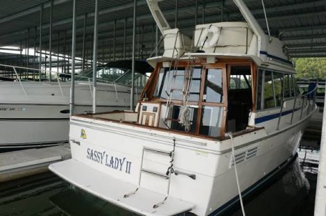 Used Motoryachts For Sale in Tennessee by owner | 1988 Bayliner 3288