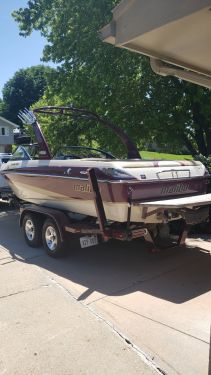 Ski Boats For Sale in Nebraska by owner | 2005 21 foot MALIBU Sunsetter XTI