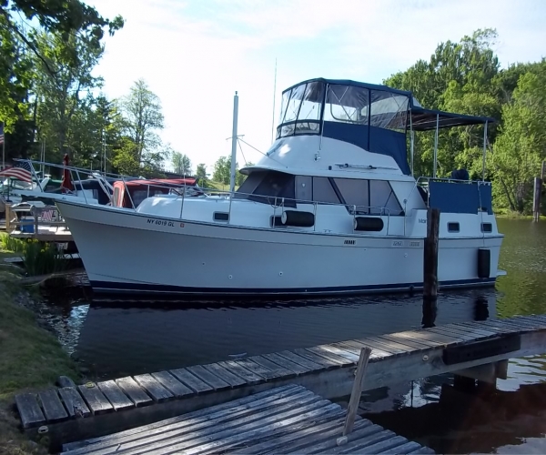 Used Motoryachts For Sale in Utica, New York by owner | 1985 36 foot Mainship NANTUCKET 