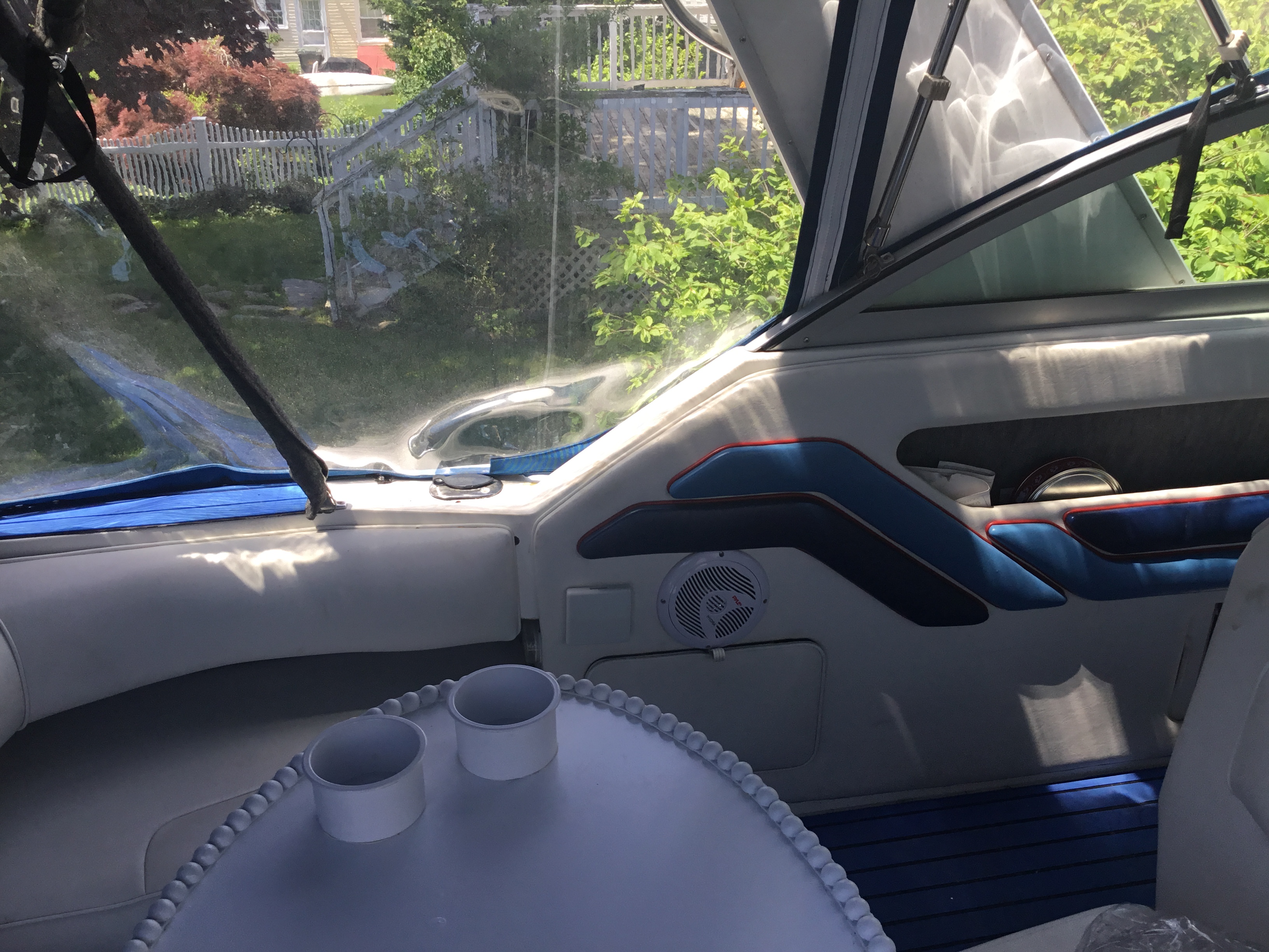 1993 30 foot Sea Ray Cabin CR Power boat for sale in New London, CT Used Boats For Sale by owner | 1993 30 foot Sea Ray Cabin CR
