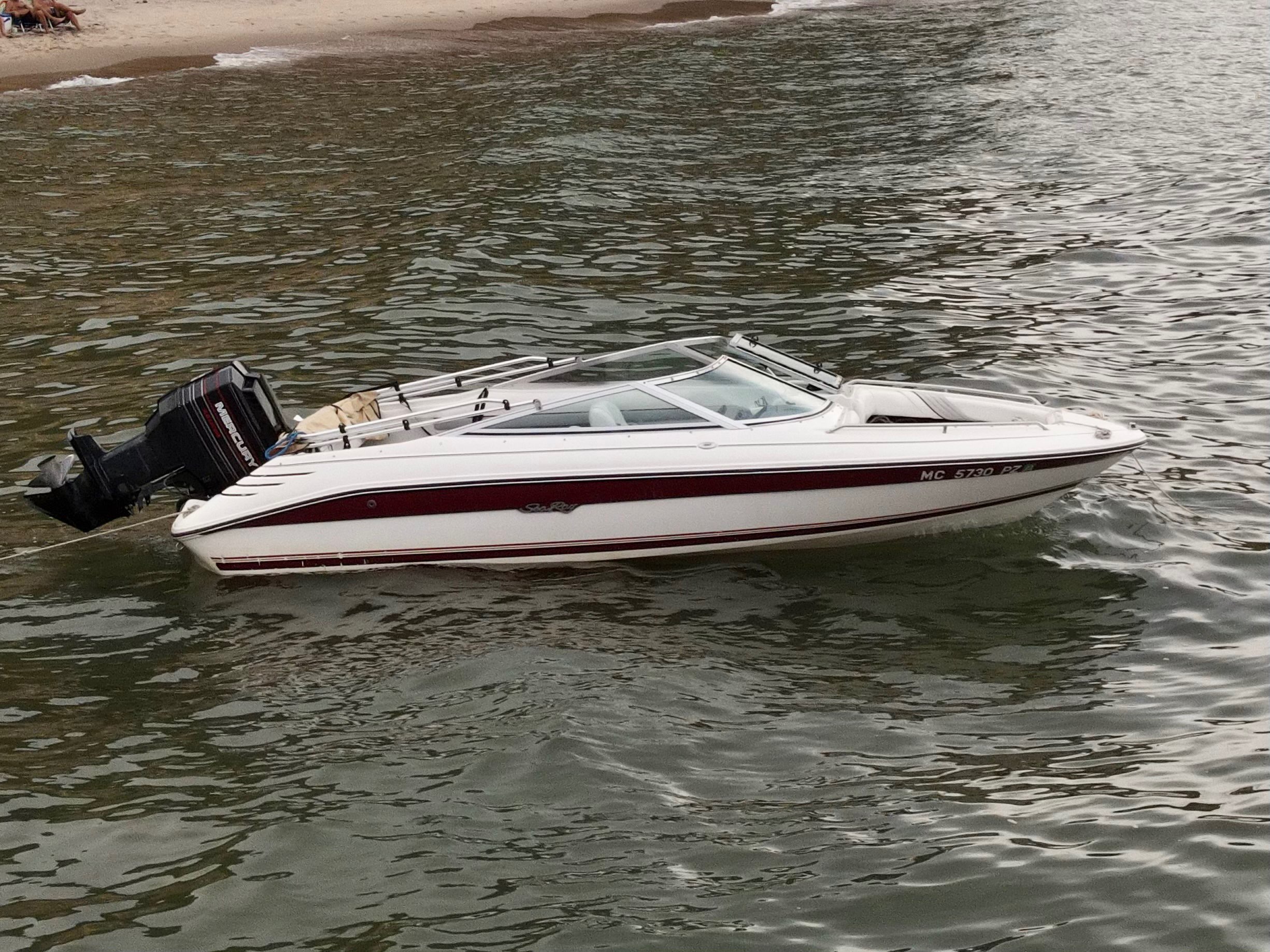 Used Sea Ray Boats For Sale in Grand Rapids, Michigan by owner | 1994 Sea Ray 180 BR
