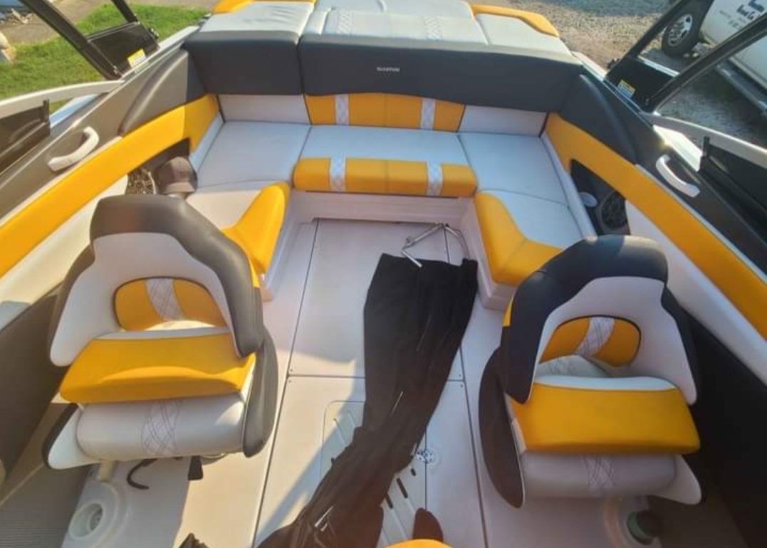 Boats For Sale in Hot Springs, AR by owner | 2017 Glastron 225 gts