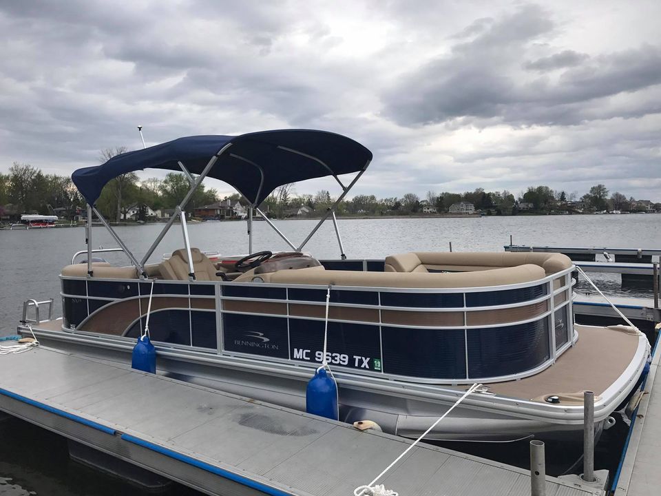 2017 Bennington spdx24 Pontoon Boat for sale in Sylvan Lake, MI - image 3 
