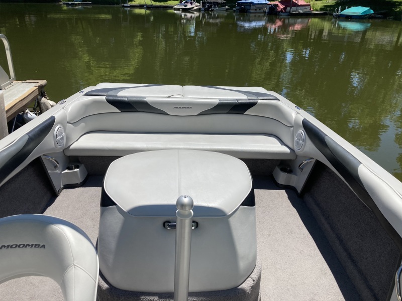 2008 22 foot skiers choice moomba  Ski Boat for sale in North Benton, OH - image 2 