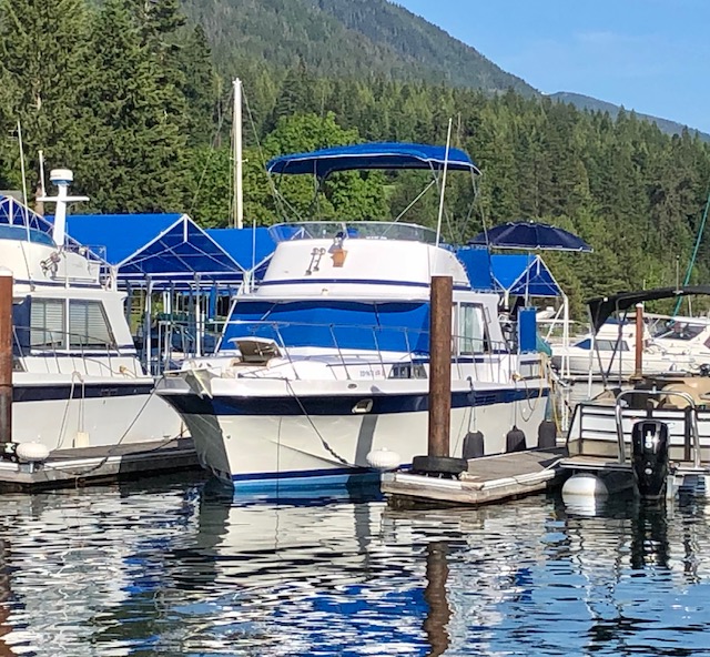 Power boats For Sale in Spokane, Washington by owner | 1975 36 foot Uniflite Double Cabin Motor Yacht