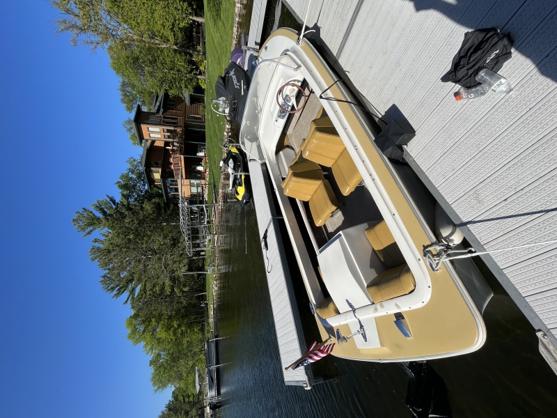 Larson Boats For Sale in Minnesota by owner | 1966 17 foot Larson All American 