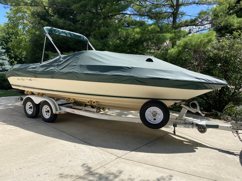 Sea Ray Power boats For Sale in Illinois by owner | 1987 23 foot Sea Ray Sorreo