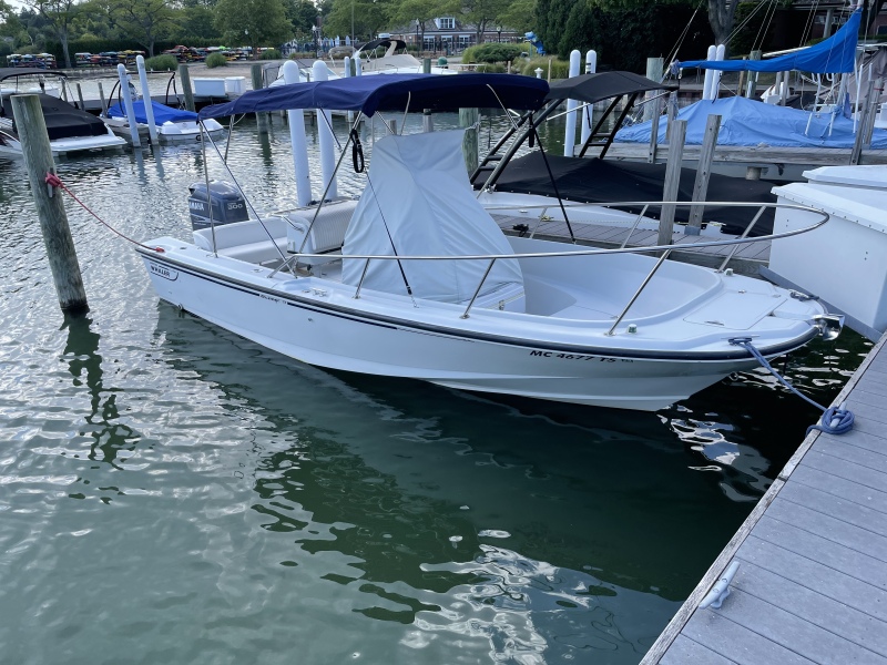 Used Boston Whaler Boats For Sale in Michigan by owner | 1993 21 foot Boston Whaler OUTRAGE 