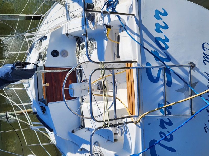 Hunter Sailboats For Sale in Virginia by owner | 1986 Hunter 28.5