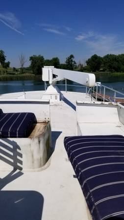 1985 91 foot Broward Raised Bridge Motor Yacht Power boat for sale in Burnham, IL - image 17 
