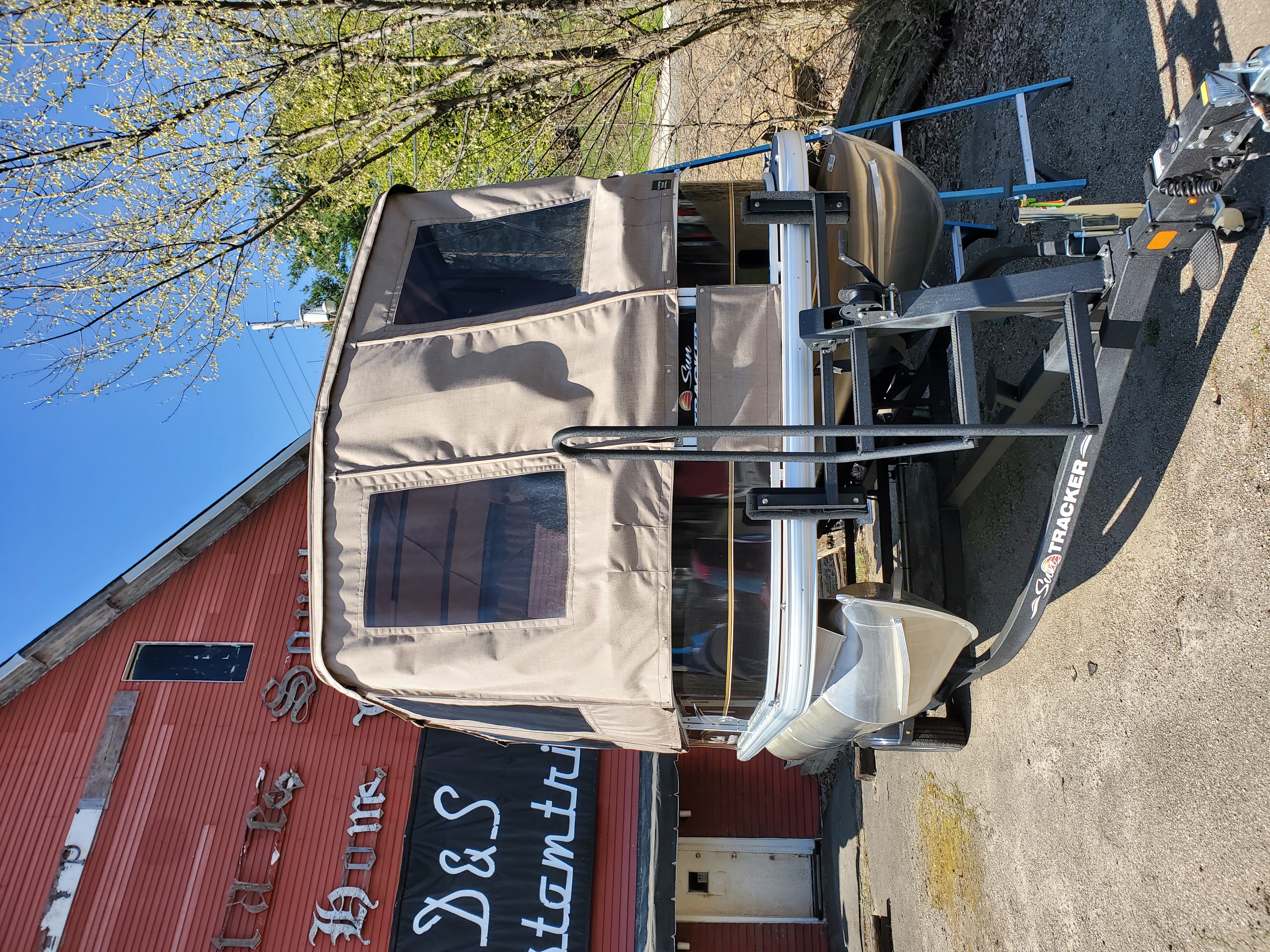 2021 18 foot Sun Tracker Bass Buggy DLX Pontoon Boat for sale in Penn Hills, PA - image 4 