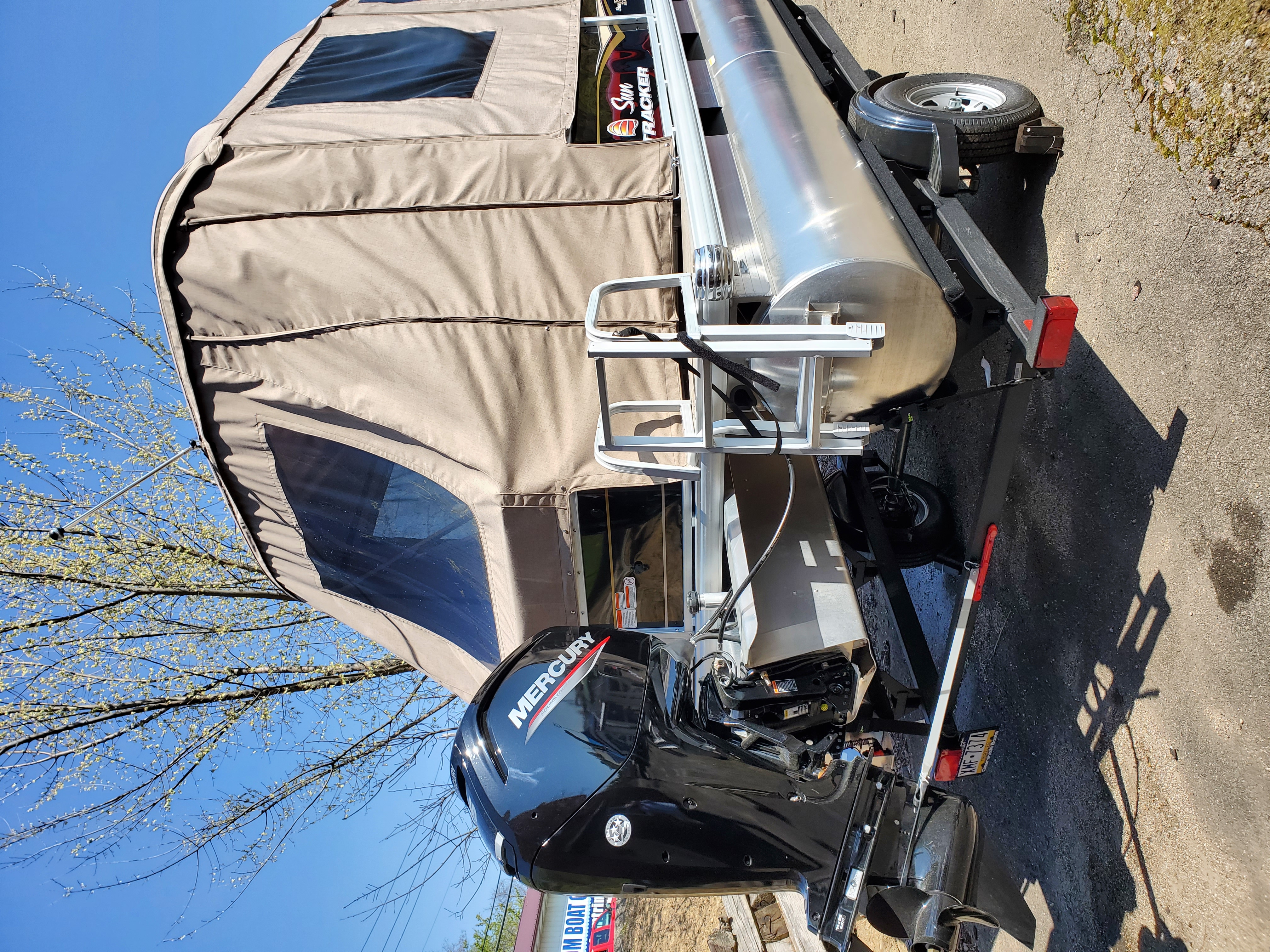 2021 18 foot Sun Tracker Bass Buggy DLX Pontoon Boat for sale in Penn Hills, PA - image 5 