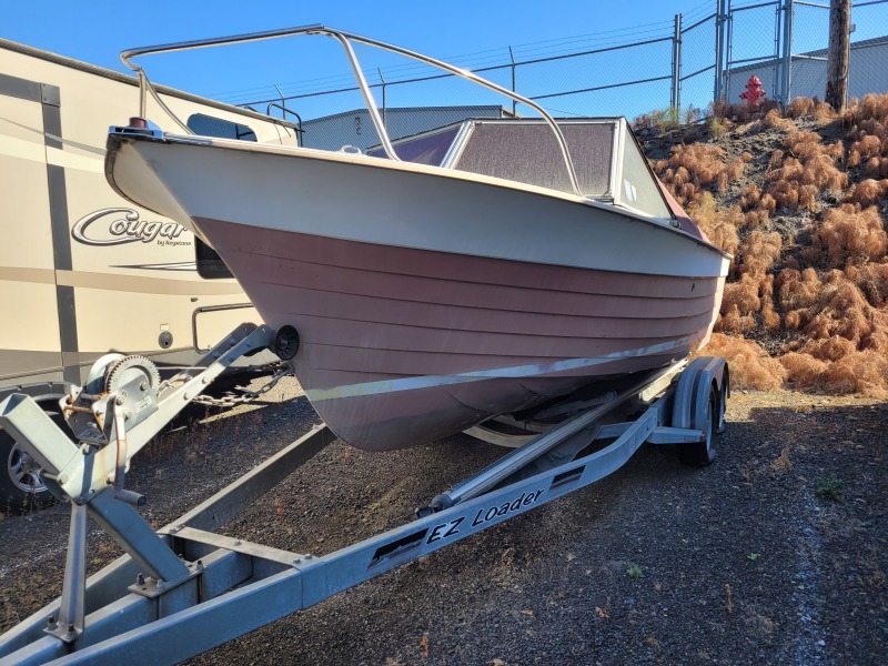 Ski Boats For Sale in Portland, Oregon by owner | 1966 20 foot Chris Craft Deep dish 