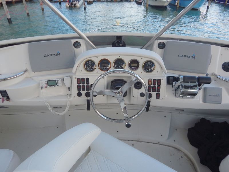 2004 Carver 444 Cockpit Motoryacht Power boat for sale in Miami, FL - image 2 