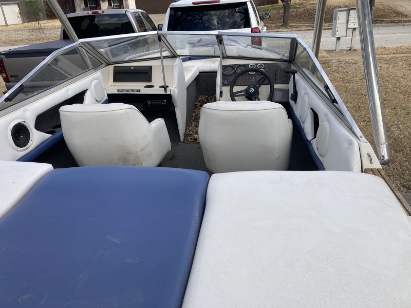 Ski Boats For Sale in Texas by owner | 1984 17 foot Bayliner Capri