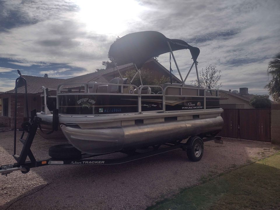 Tracker Pontoon Boats For Sale by owner | 2019 Sun Tracker Bass Buggy 18 DLX