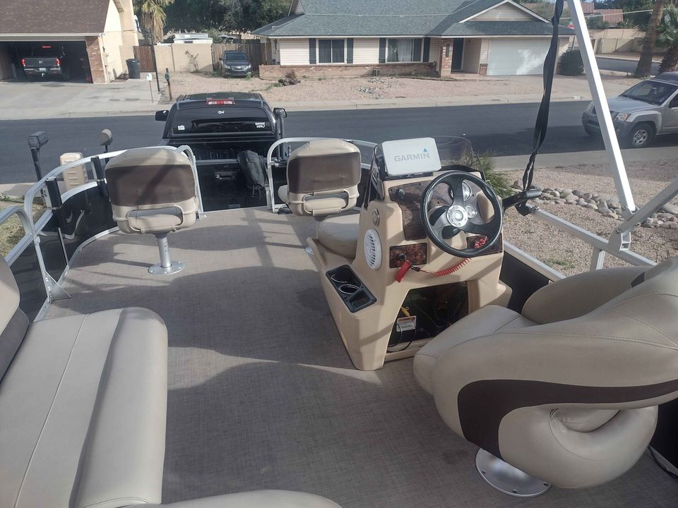 2019 Sun Tracker Bass Buggy 18 DLX Pontoon Boat for sale in Mesa, AZ - image 5 