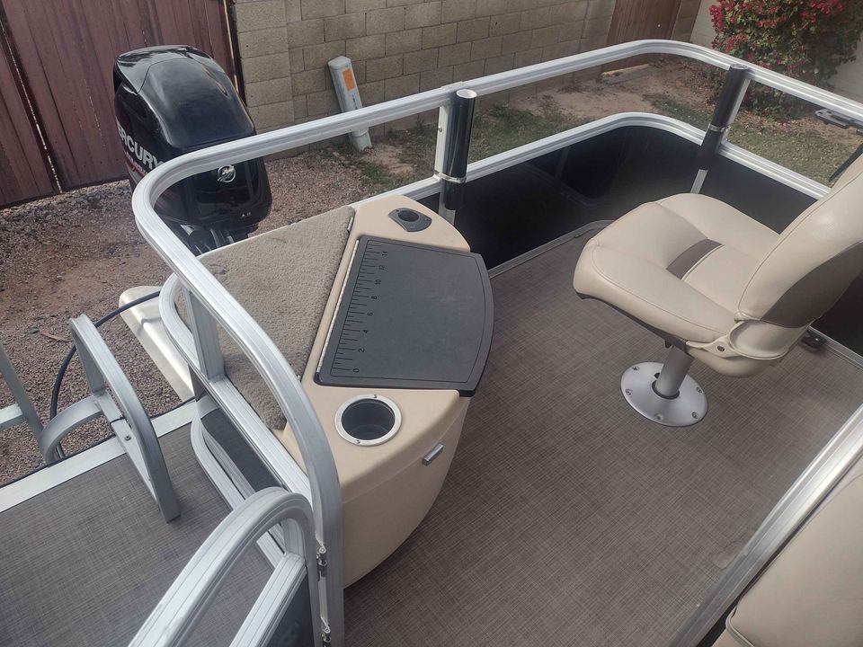 2019 Sun Tracker Bass Buggy 18 DLX Pontoon Boat for sale in Mesa, AZ - image 6 