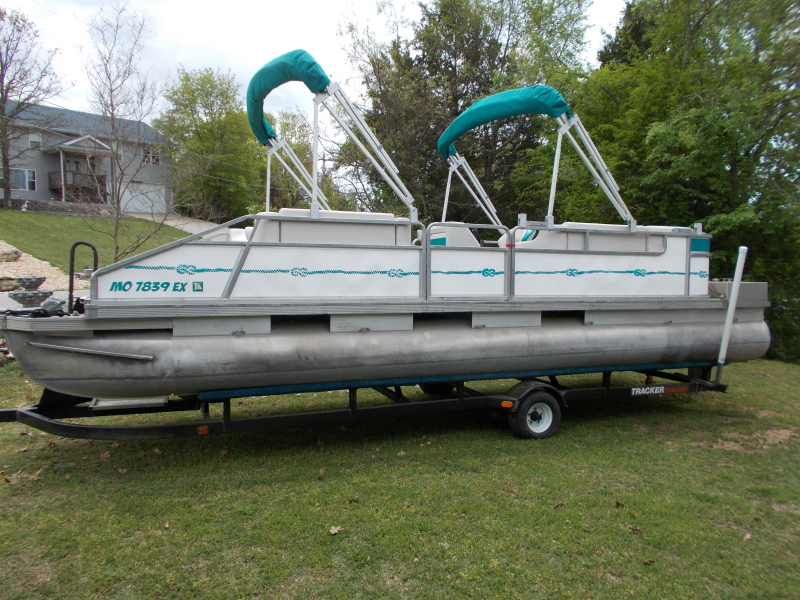 Used Pontoon Boats For Sale by owner | 1986 24 foot Tracker party barge