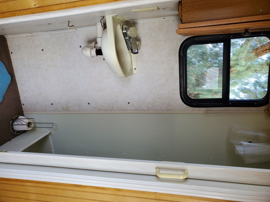2006 Party Camper 32 Foot Fully Self Contai Houseboat for sale in Lk Havasu Cty, AZ - image 11 