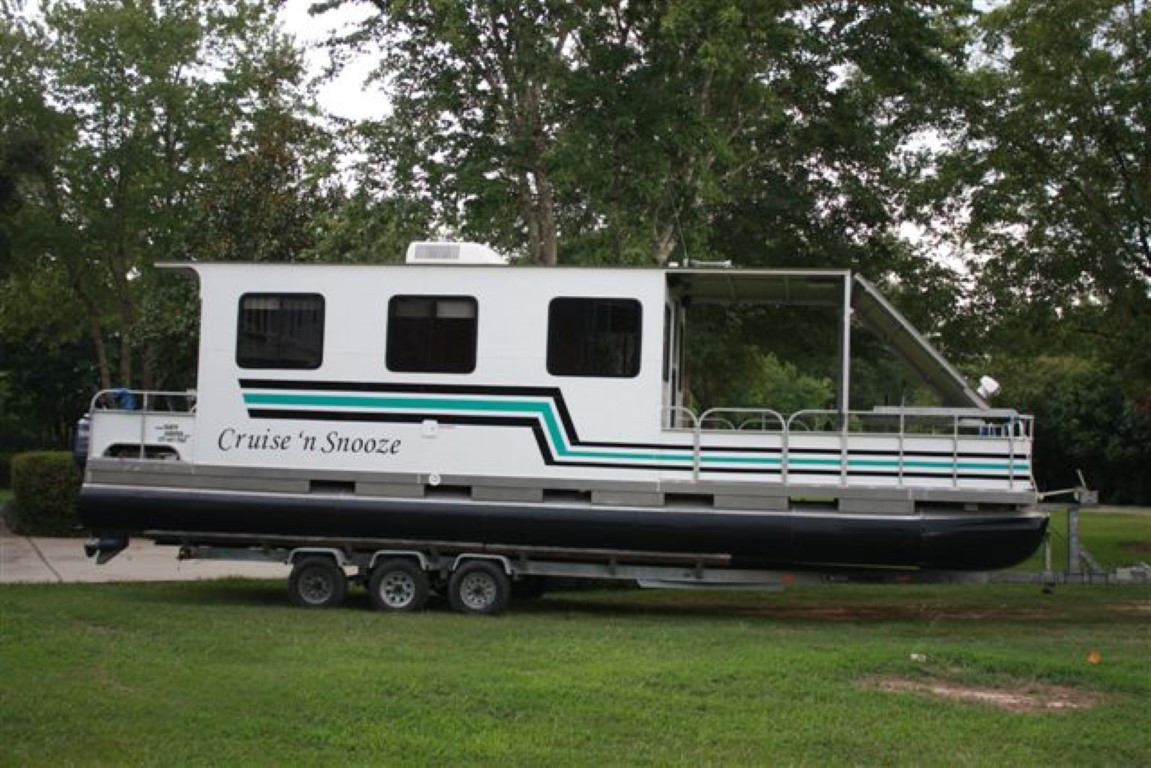 Used Houseboats For Sale in Arizona by owner | 2006 Party Camper 32 Foot Fully Self Contai