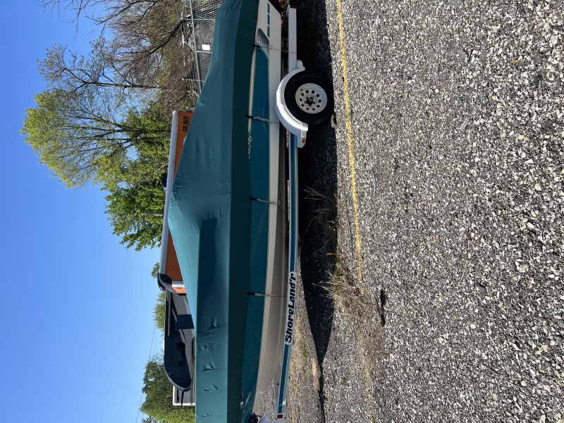 Boats For Sale in Bridgeport, IN by owner | 1994 20 foot Sea Ray Overnight cuddly cabin 