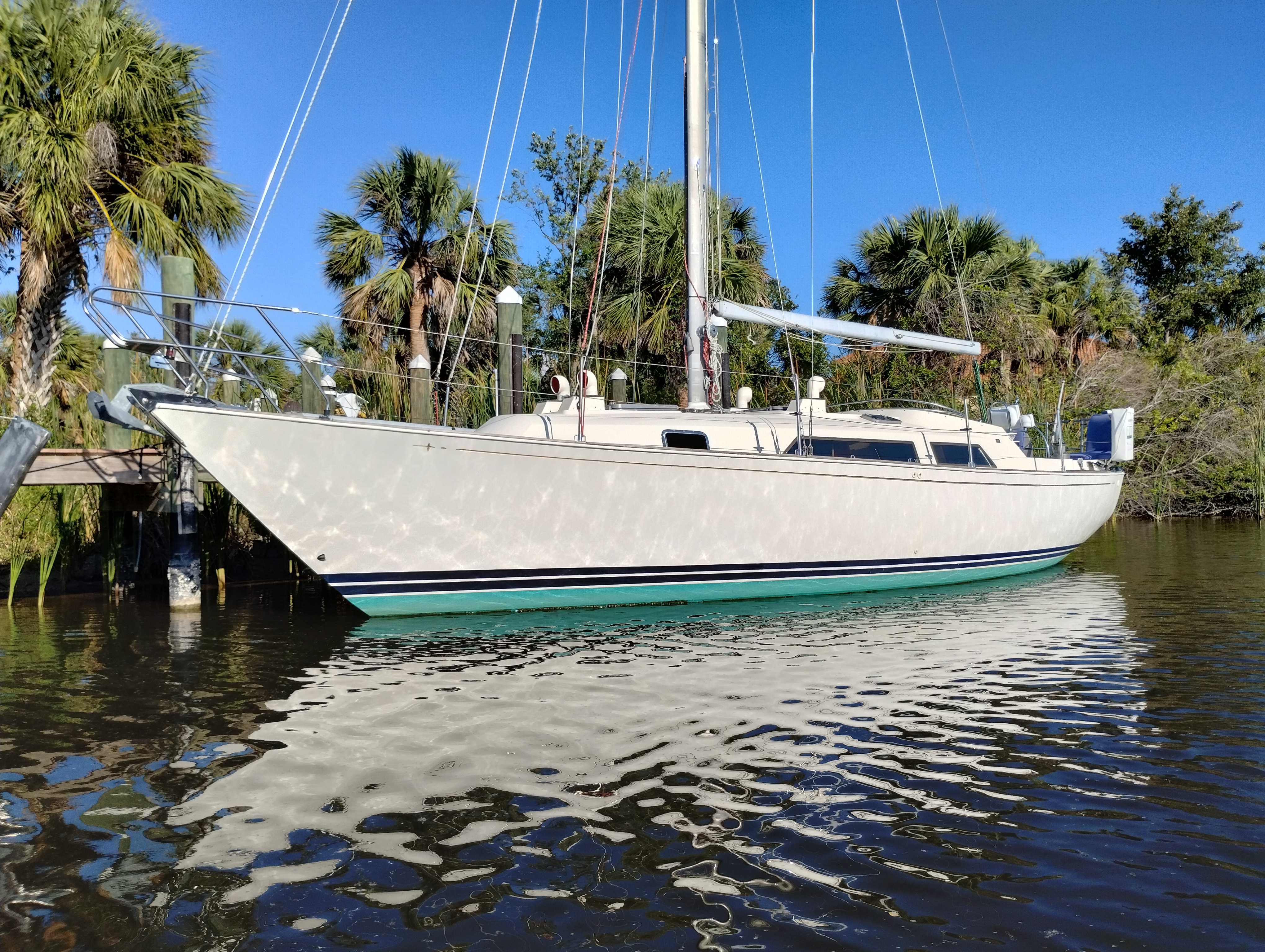 Used Sailboats For Sale by owner | 1982 C & C Landfall 35