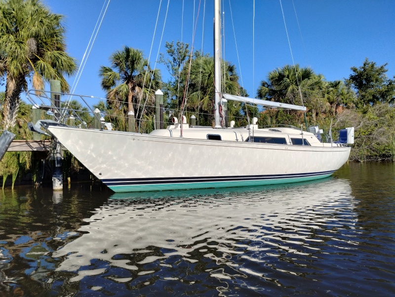 Used Boats For Sale in Cape Coral, Florida by owner | 1982 C & C Landfall 35