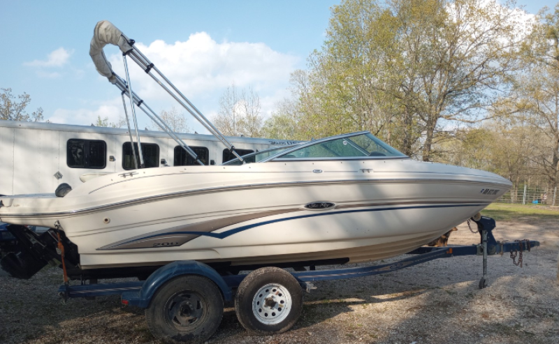 2003 Sea Ray Bowrider 200 Ski Boat for sale in Rockport, AR - image 9 