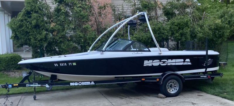 Used Boats For Sale in Cleveland, Ohio by owner | 2001 21 foot Moomba Outback