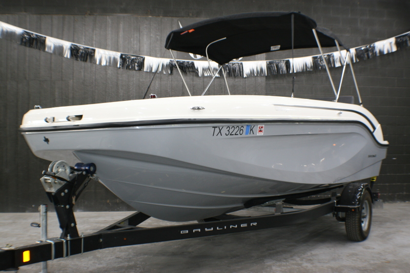 Bayliner Deck Boats For Sale by owner | 2021 Bayliner DX2050