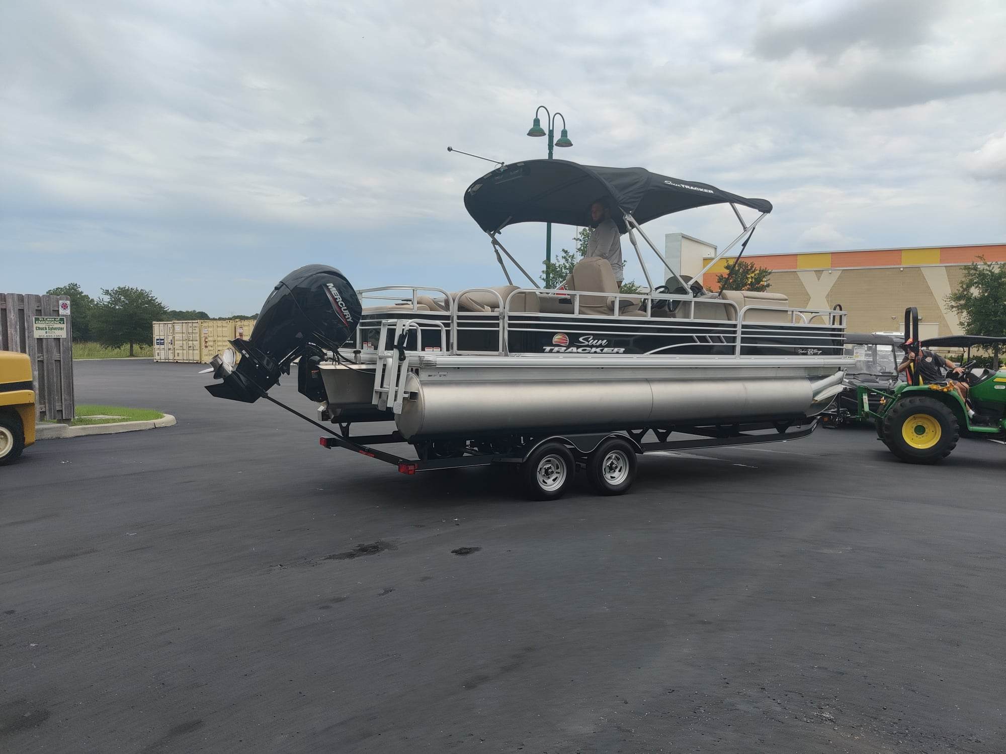 Boats For Sale in Florida by owner | 2020 Sun Tracker Fishin' Barge 22 DLX