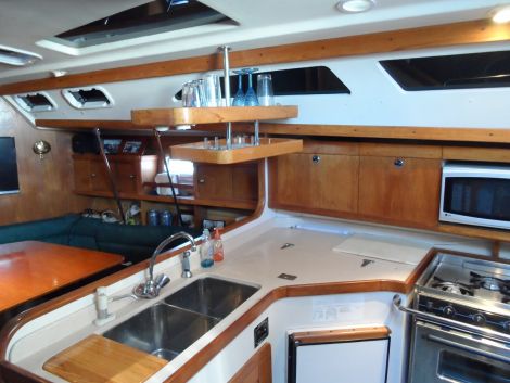 1998 Catalina 400 Sailboat for sale in Oxnard, CA - image 7 