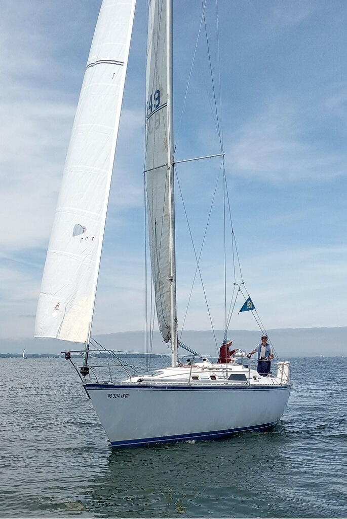 Sailboats For Sale in Connecticut by owner | 1985 Hunter 31