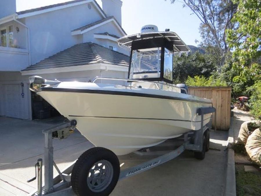 Used Ski Boats For Sale in New York, New York by owner | 2007 Boston Whaler 210 Outrage