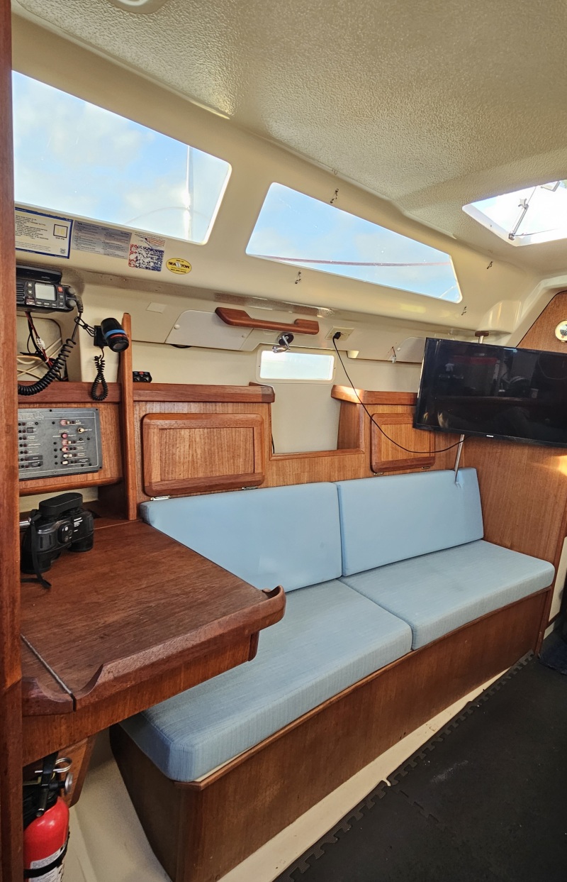 1992 Hunter 33.5 Sailboat for sale in Conch Key, FL - image 17 