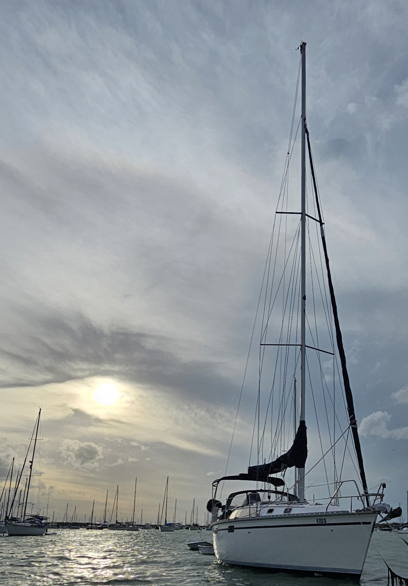 1992 Hunter 33.5 Sailboat for sale in Conch Key, FL - image 1 