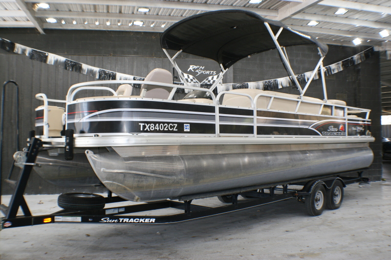 Tracker Fishing boats For Sale by owner | 2015 SunTracker FISHIN BARGE 24 DLX
