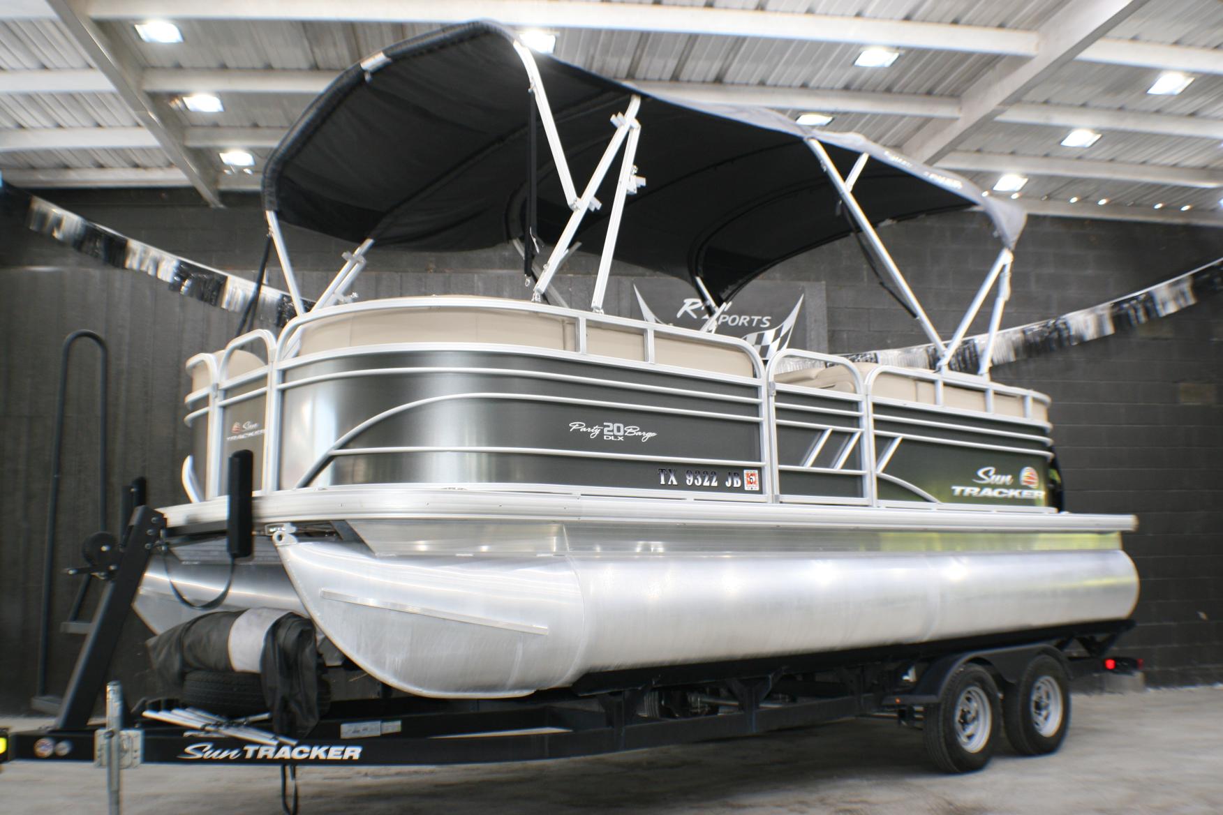 Ski Boats For Sale by owner | 2021 SunTracker Party Barge 20DLX
