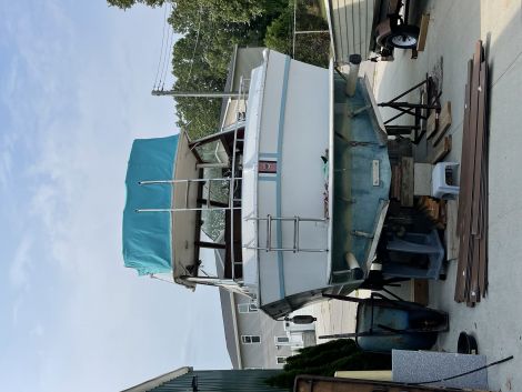 Used Motoryachts For Sale in Michigan by owner | 1973 30 foot Tollycraft Express cruiser 