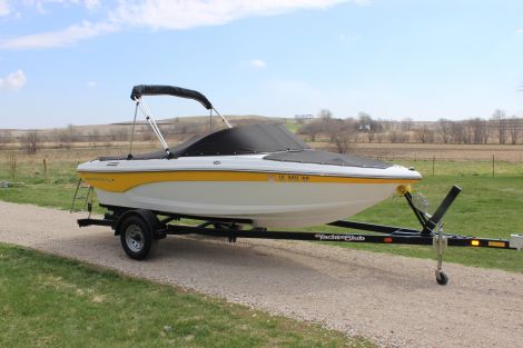 Used Boats For Sale in Iowa by owner | 2016 Rinker 186 BR
