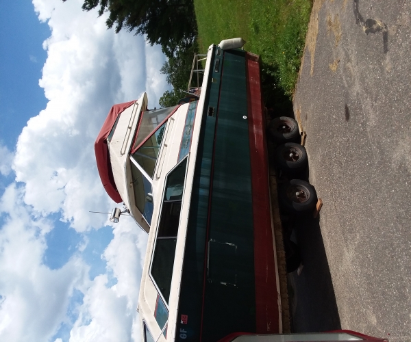 Used Boats For Sale in North Dakota by owner | 1983 Chris Craft 291 Catalina Bridge