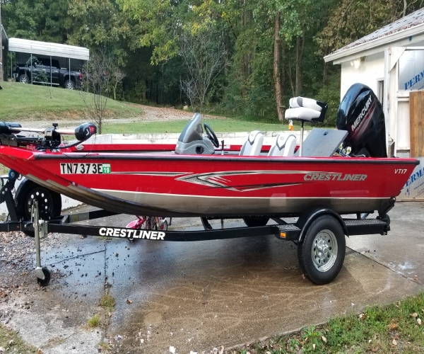 Ski Boats For Sale in Nashville, Tennessee by owner | 2013 Crestliner Vt17