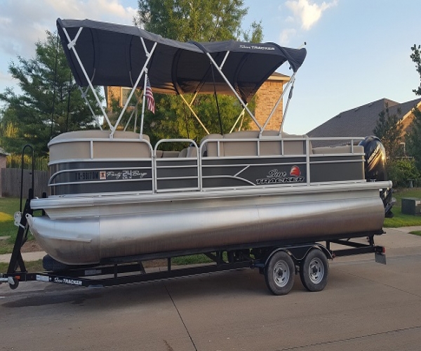 Bass tracker Boats For Sale by owner | 2016 Tracker Suntracker 24DLX
