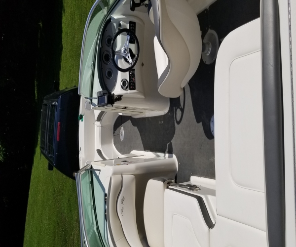 Sea Ray Deck Boats For Sale by owner | 2011 Sea Ray Sundeck 200