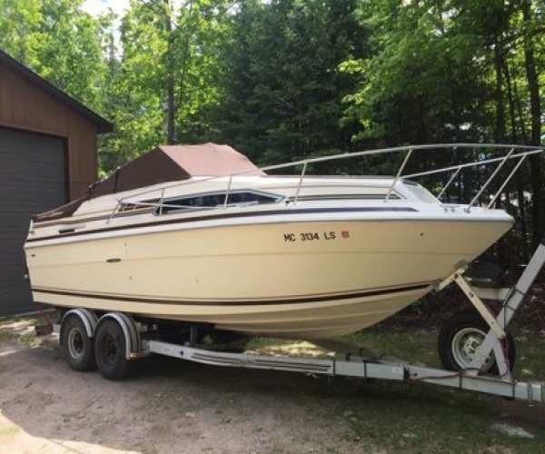 Used Boats For Sale in Milwaukee, Wisconsin by owner | 1984 Sea Ray 245 Sundancer