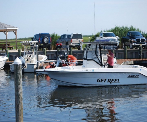 Fishing boats For Sale in Pennsylvania by owner | 2002 24 foot Angler Center console