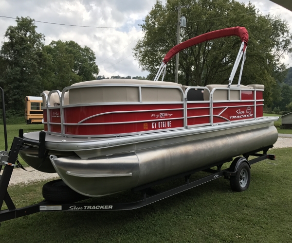 Used Boats For Sale in West Virginia by owner | 2017 SunTracker Party Barge 20 DLX 