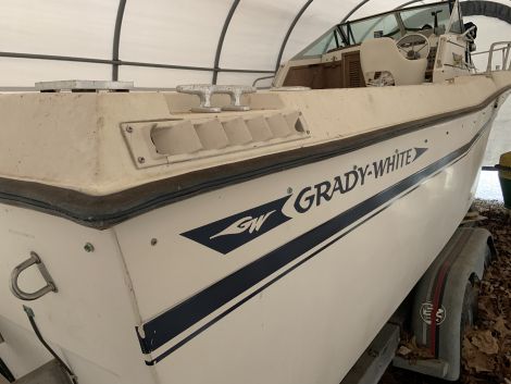 1981 Grady-White 241 Weekender Power boat for sale in Mount Airy, MD - image 4 